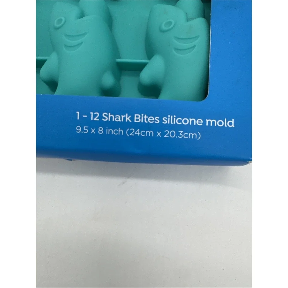 NEW-Mobi 12 Shark Bites Oven-Safe 9.5